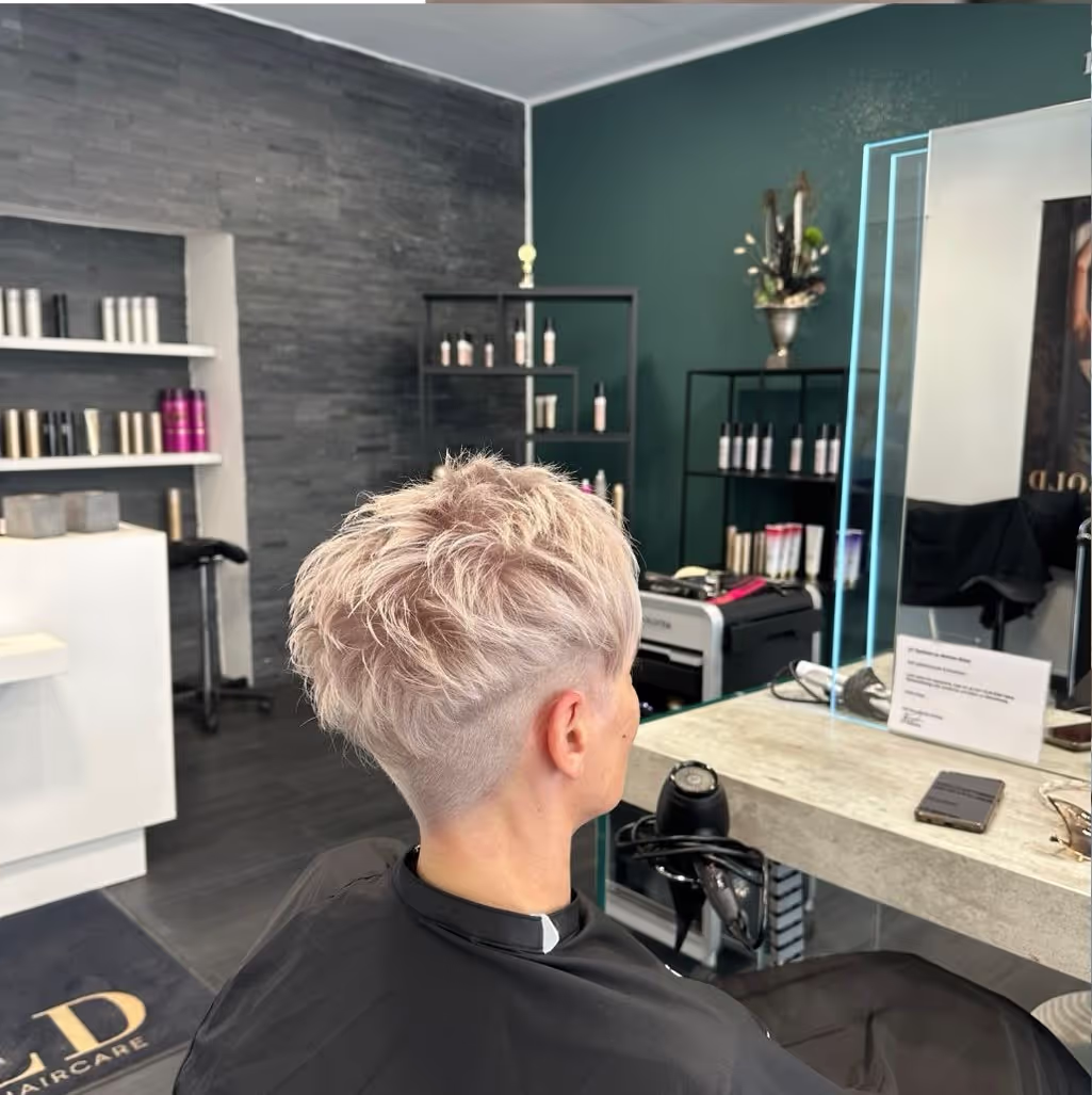Gold Professional Haircare von E1 Stylisten by Mathias Eiden 